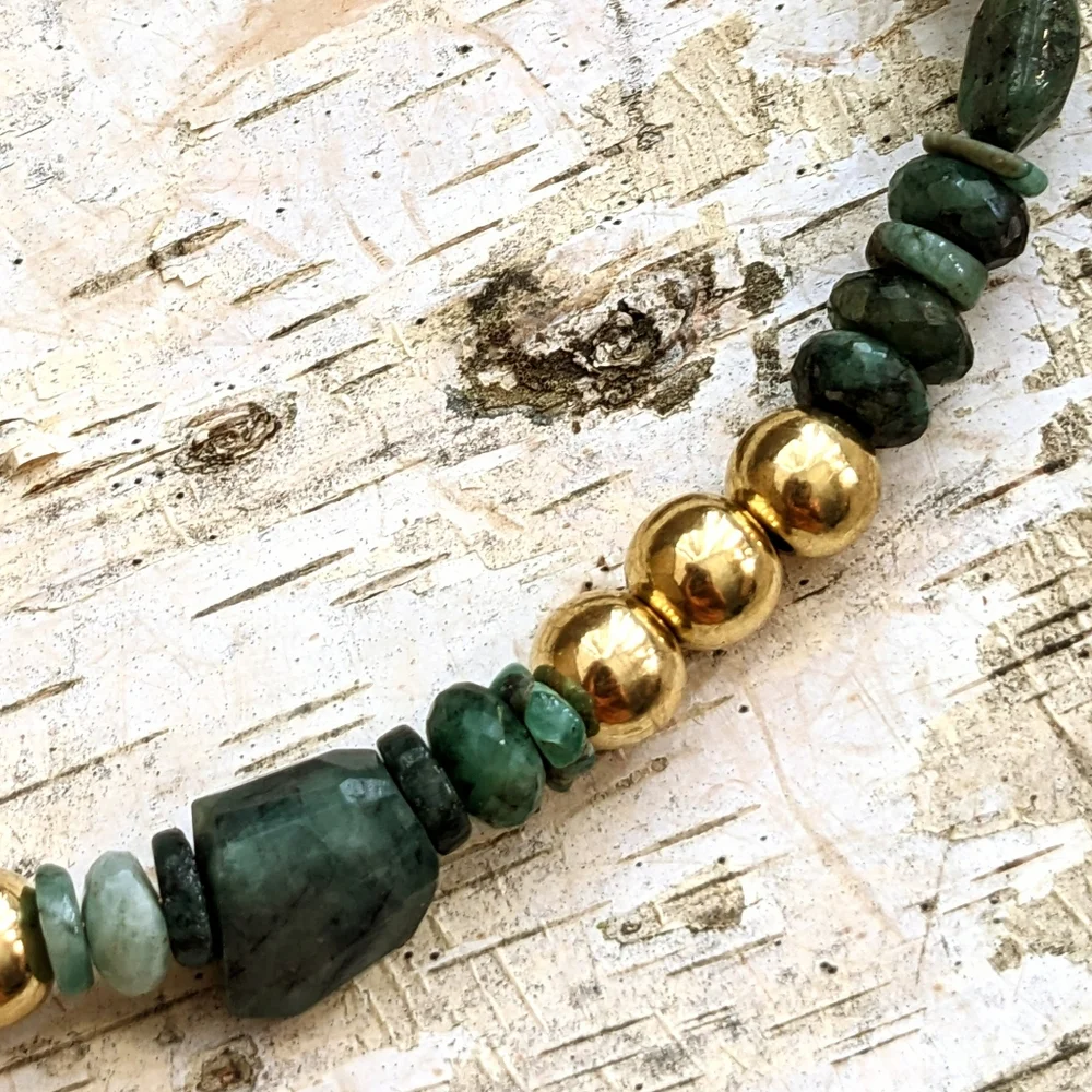 Natural Green Emerald Chips, Beads and Stones With Gold Bead Balls Necklace